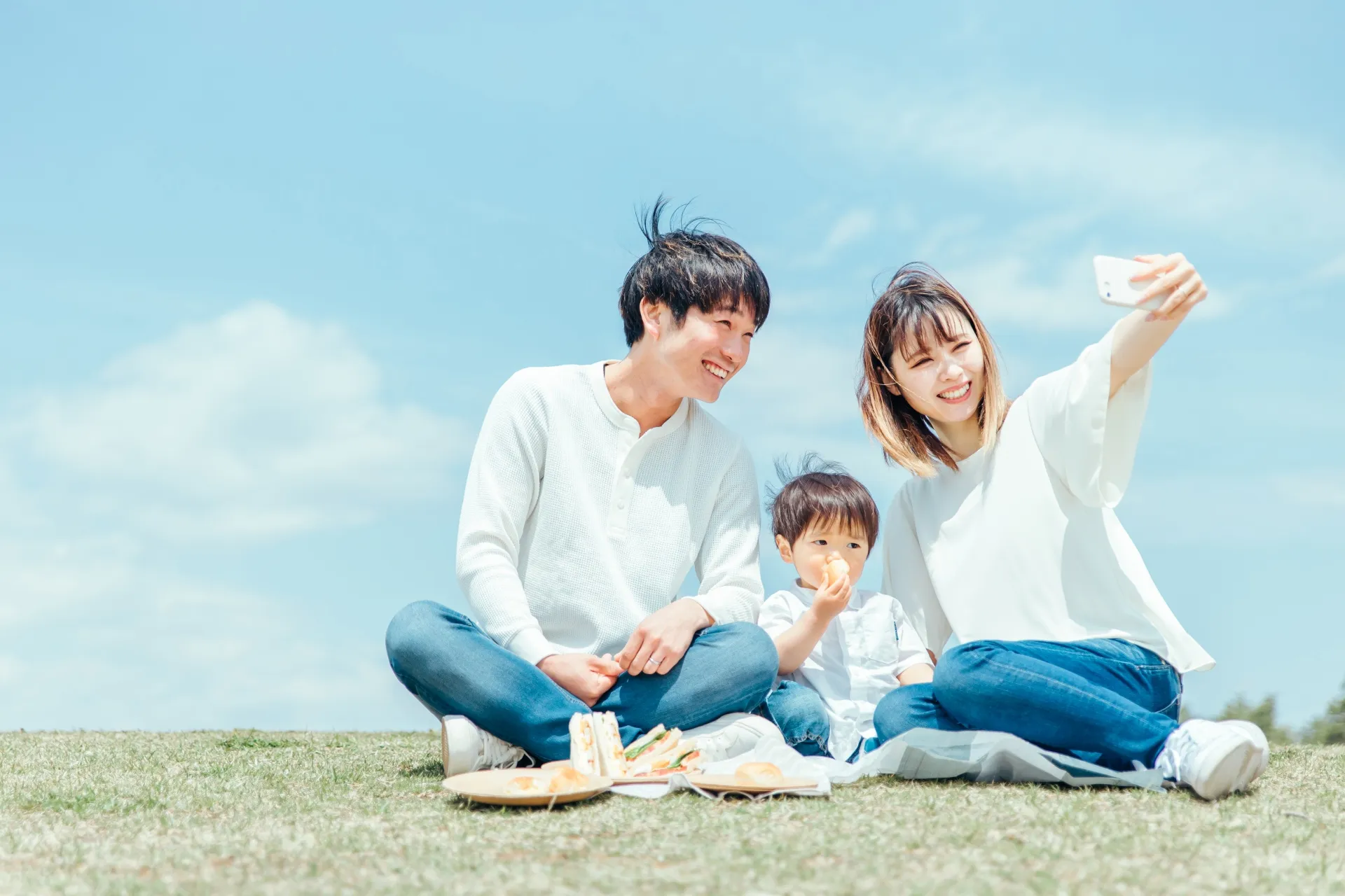 SNSで子育てを比較してしまうのはなぜ？気持ちがラクになる方法
